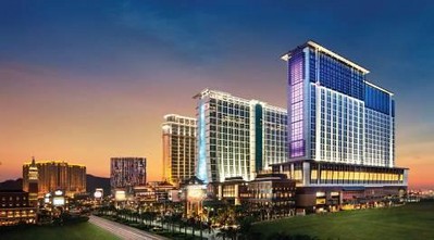 以波利尼西亞為主題的澳門喜來登金沙城中心酒店擁3,896間客房及套房，將于9月20日開幕。位于金沙城中心的澳門喜來登酒店是整個(gè)澳門較大的酒店，也是喜達(dá)屋酒店與度假村集團(tuán)在全球較大的酒店。